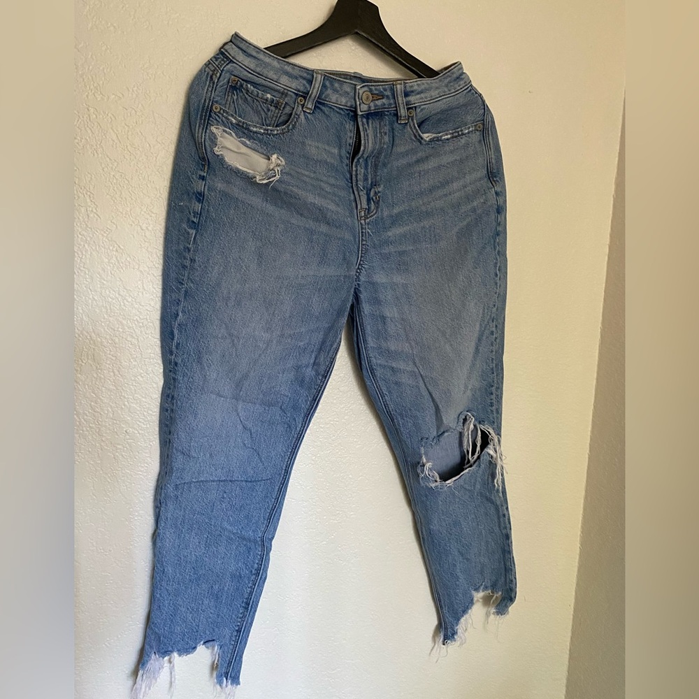 American Eagle Distressed Blue Jeans
